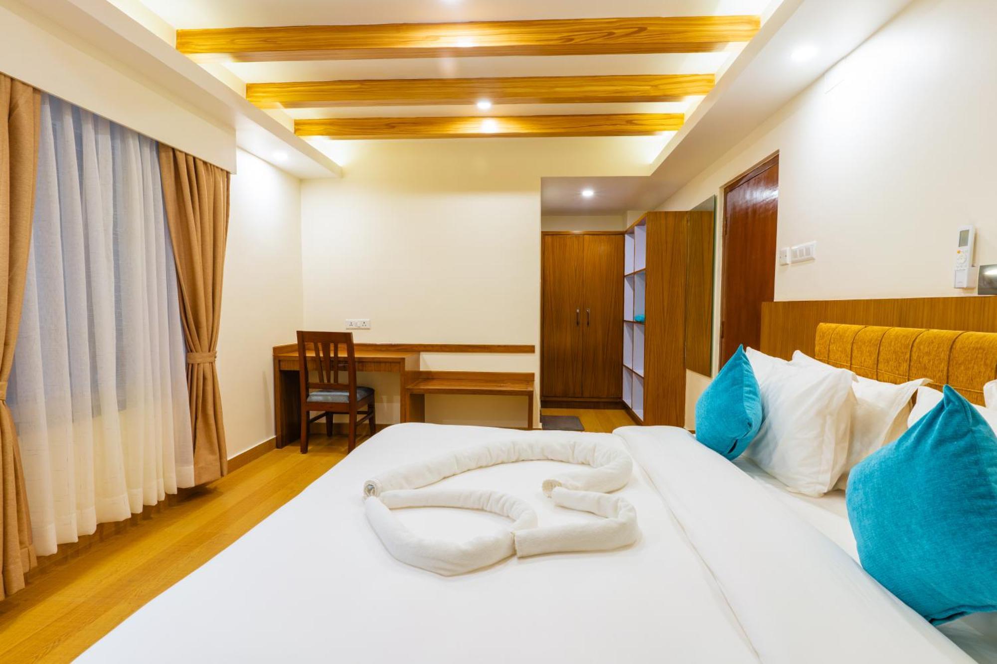 Hotel Pokhara Alpine And Springs Exterior foto